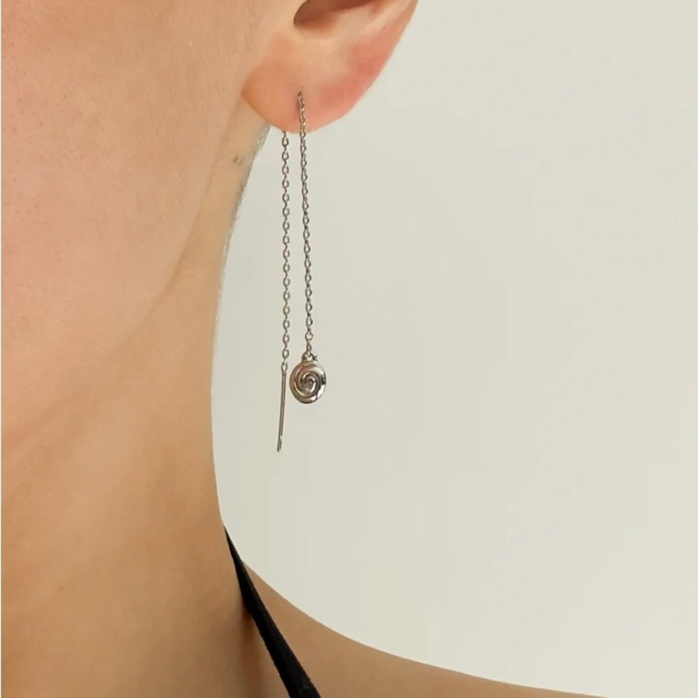 SILVER SEASHELL THREADER EARRINGS